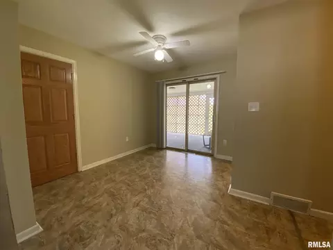 815 Stadium Dr, Macomb, IL 61455 photo 6