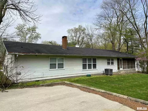815 Stadium Dr, Macomb, IL 61455 photo 17