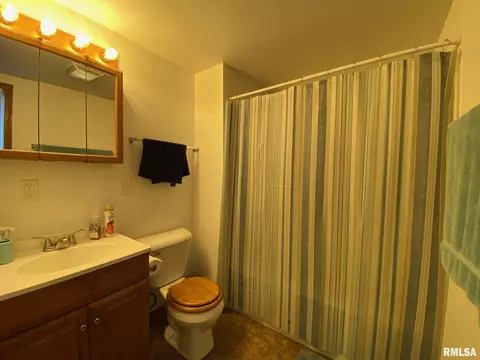 405 E Jefferson St, Macomb, IL 61455 photo 7
