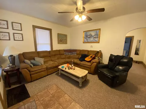 405 E Jefferson St, Macomb, IL 61455 photo 3