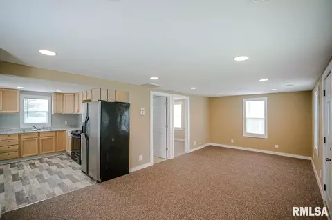 1513 Martin Dr, Pekin, IL 61554 photo 5