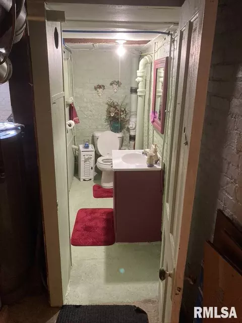 608 Division St, Kewanee, IL 61443 photo 10