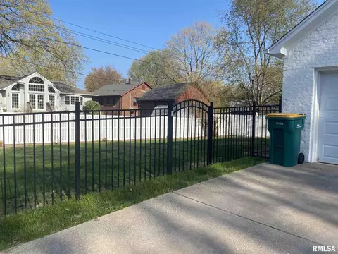 630 E Franklin St, Macomb, IL 61455 photo 8