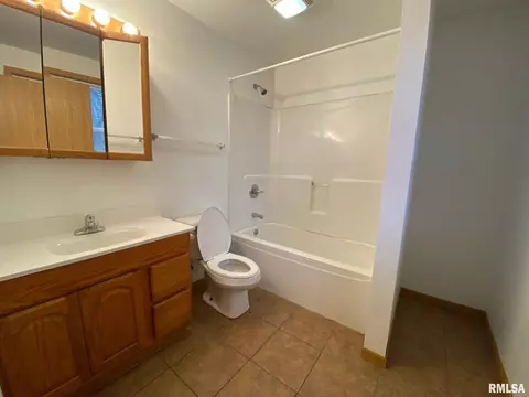1115 E Jefferson St, Macomb, IL 61455 photo 18
