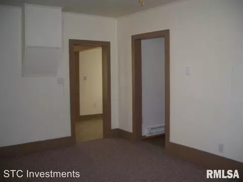 1115 E Jefferson St, Macomb, IL 61455 photo 4