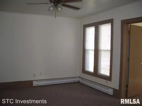 1115 E Jefferson St, Macomb, IL 61455 photo 3
