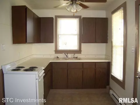 1115 E Jefferson St, Macomb, IL 61455 photo 8