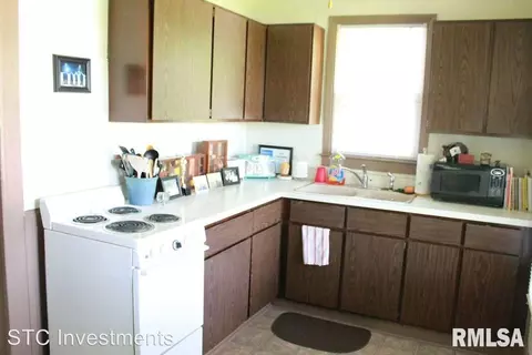 1115 E Jefferson St, Macomb, IL 61455 photo 7
