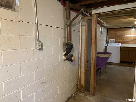 907 Stadium Dr, Macomb, IL 61455 photo 21