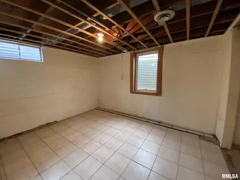 907 Stadium Dr, Macomb, IL 61455 photo 18