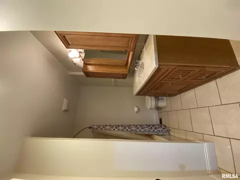 540 N Albert St, Macomb, IL 61455 photo 8