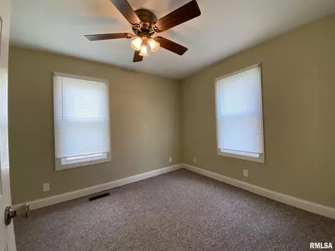 540 N Albert St, Macomb, IL 61455 photo 9