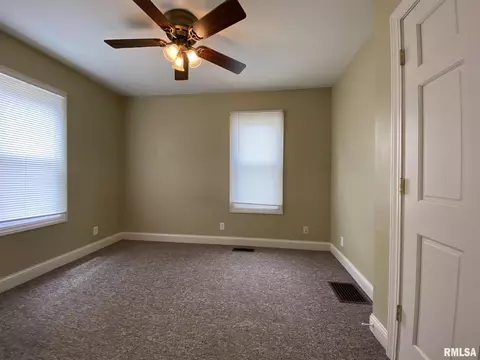 540 N Albert St, Macomb, IL 61455 photo 7