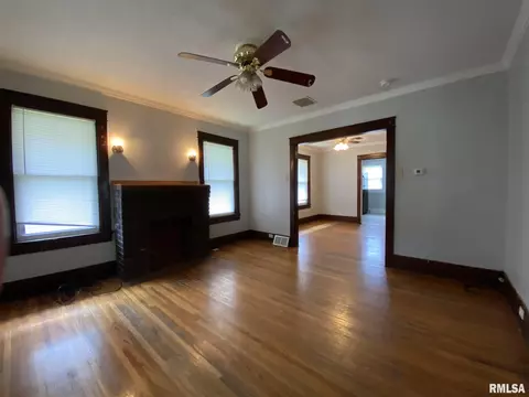 608 N Charles St, Macomb, IL 61455 photo 4