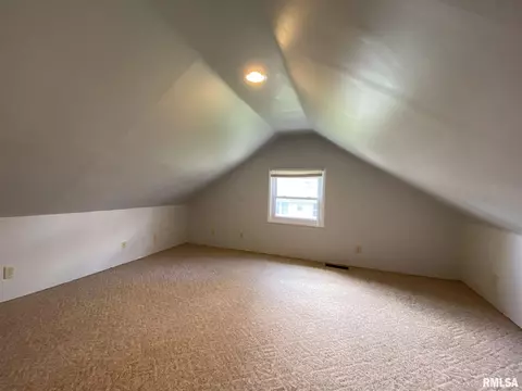 608 N Charles St, Macomb, IL 61455 photo 11