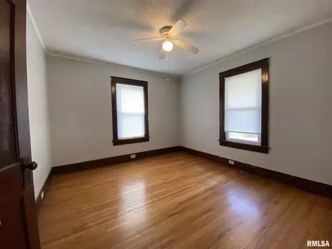 608 N Charles St, Macomb, IL 61455 photo 9