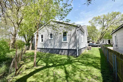 1015 Maple St, Pekin, IL 61554 photo 5