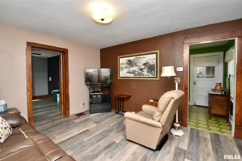 1015 Maple St, Pekin, IL 61554 photo 6