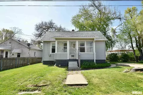 1015 Maple St, Pekin, IL 61554 photo 18