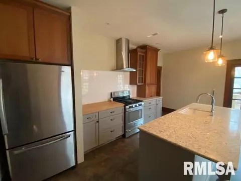 413 S Randolph St, Macomb, IL 61455 photo 5