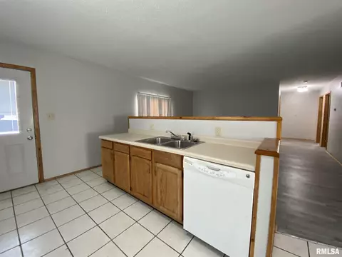 422 SW Murray St, Macomb, IL 61455 photo 5