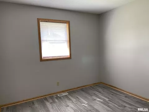 422 SW Murray St, Macomb, IL 61455 photo 8