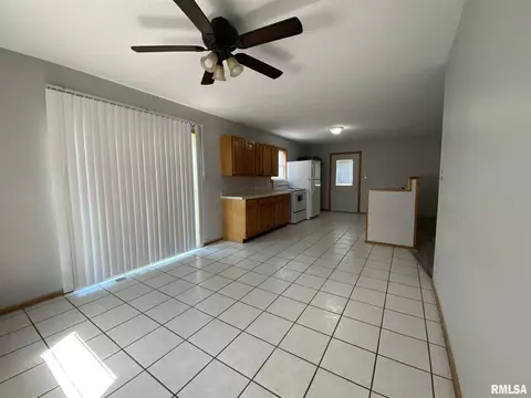 422 SW Murray St, Macomb, IL 61455 photo 6