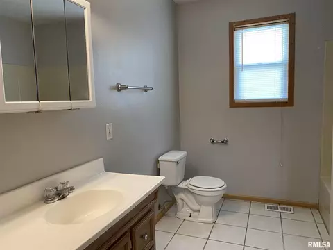 422 SW Murray St, Macomb, IL 61455 photo 9