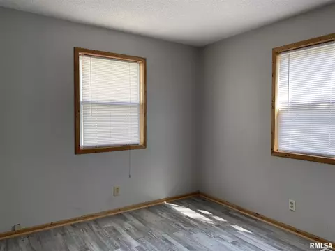 422 SW Murray St, Macomb, IL 61455 photo 11