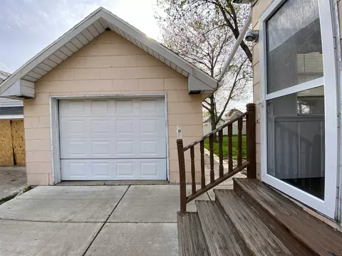 524 S Main St, Canton, IL 61520 photo 3