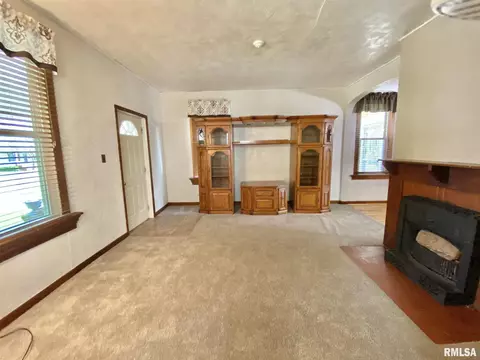 524 S Main St, Canton, IL 61520 photo 27