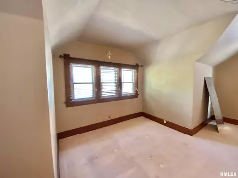 524 S Main St, Canton, IL 61520 photo 38