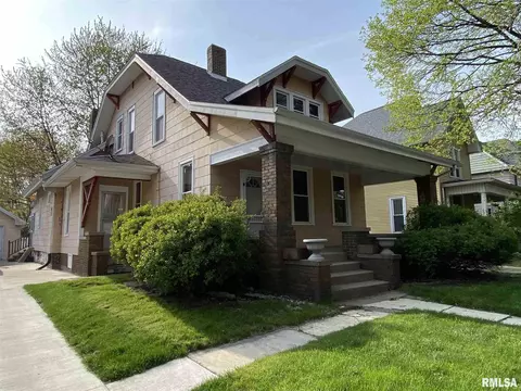 524 S Main St, Canton, IL 61520 photo 2