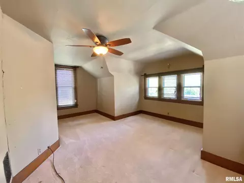 524 S Main St, Canton, IL 61520 photo 40