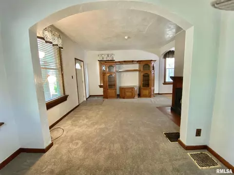 524 S Main St, Canton, IL 61520 photo 26