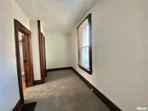 524 S Main St, Canton, IL 61520 photo 34