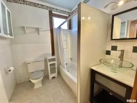 524 S Main St, Canton, IL 61520 photo 18