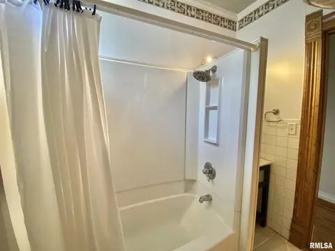 524 S Main St, Canton, IL 61520 photo 15