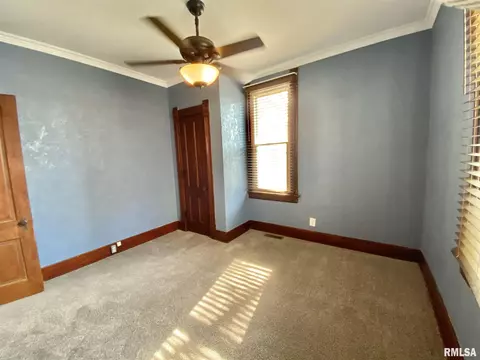524 S Main St, Canton, IL 61520 photo 32