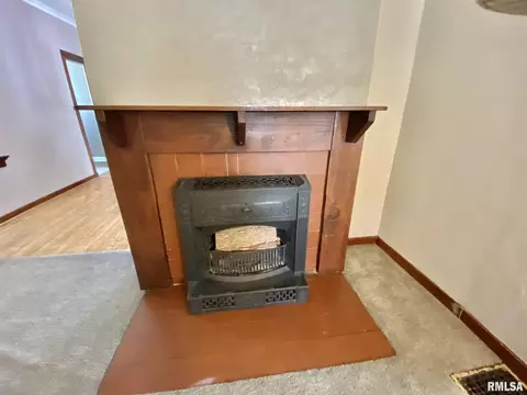 524 S Main St, Canton, IL 61520 photo 31