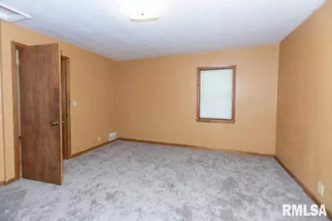 414 W Cruger St, Eureka, IL 61530 photo 12