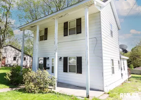 414 W Cruger St, Eureka, IL 61530 photo 3