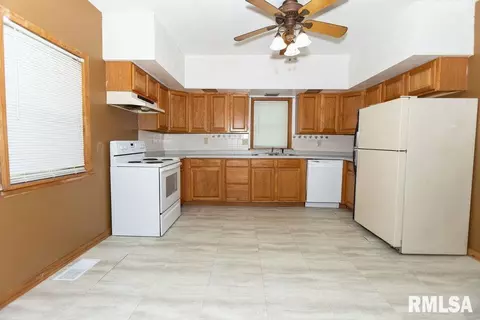 414 W Cruger St, Eureka, IL 61530 photo 18