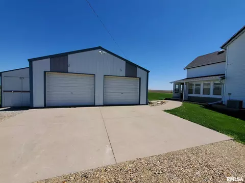 16471 Mclean Rd, Danvers, IL 61732 photo 4