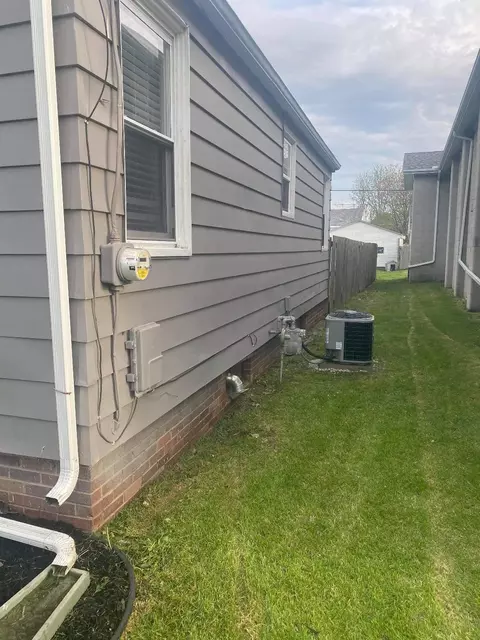 820 E Ash St, Canton, IL 61520 photo 30