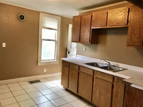 807 E Ash St, Canton, IL 61520 photo 12