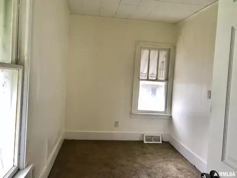 807 E Ash St, Canton, IL 61520 photo 19