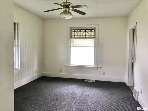 807 E Ash St, Canton, IL 61520 photo 17