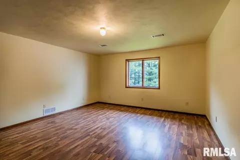 8720 E Manito Rd, Manito, IL 61546 photo 24