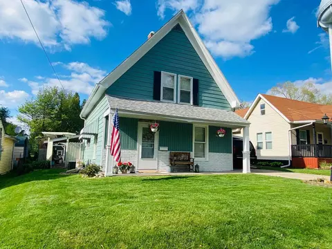 226 E Walker St, Macomb, IL 61455 photo 2